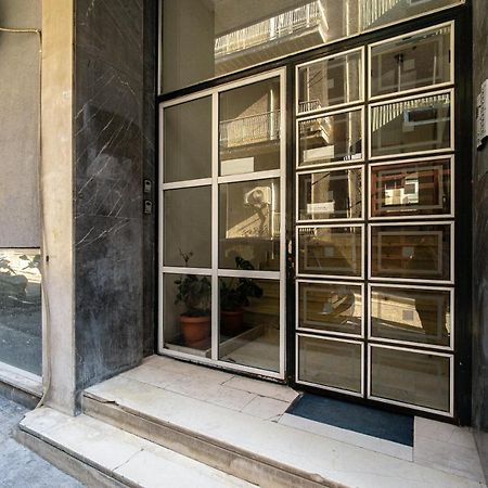 Majestic Flat With Huge Terrace In The City Center アテネ エクステリア 写真