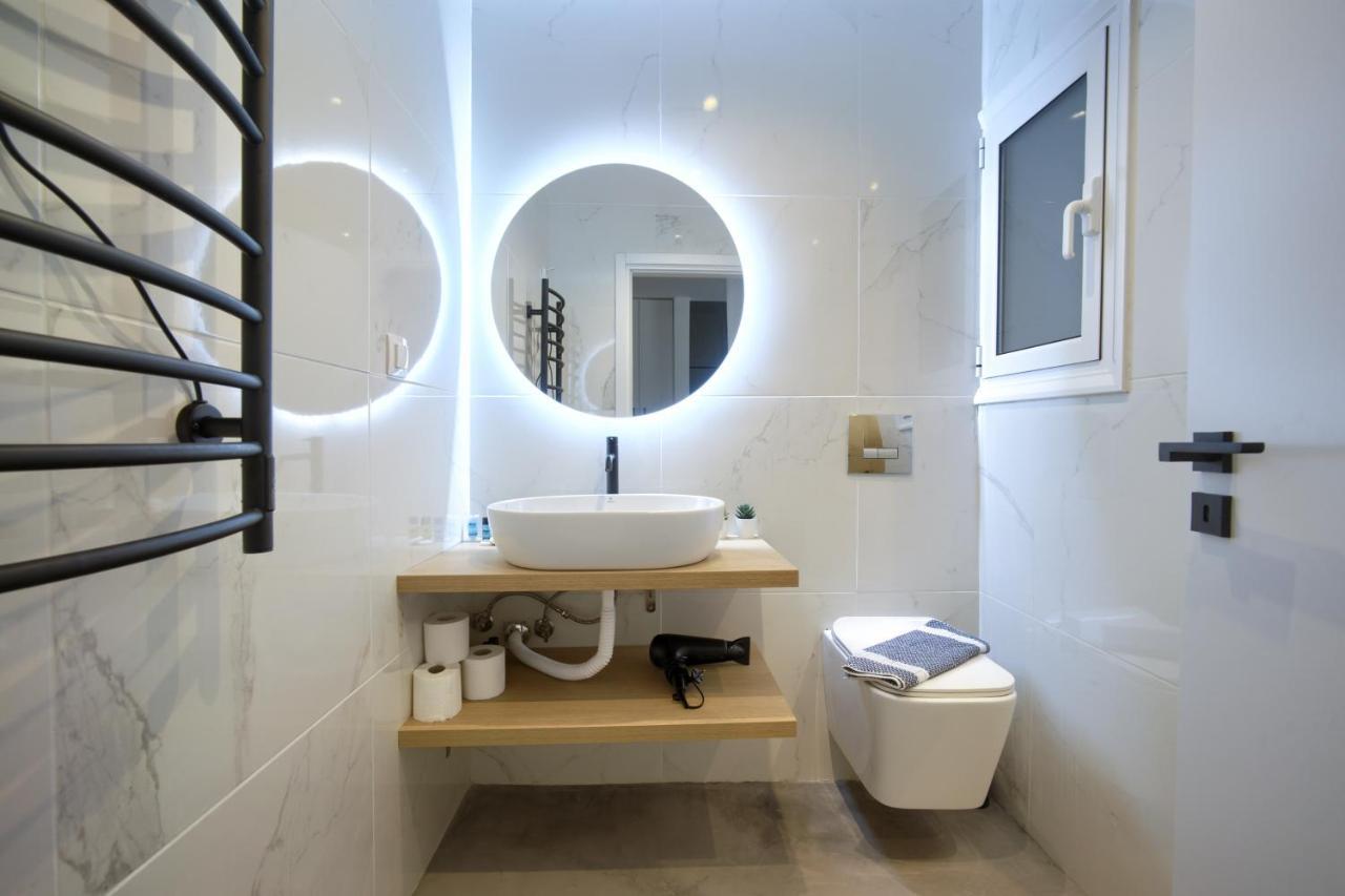 Majestic Flat With Huge Terrace In The City Center アテネ エクステリア 写真